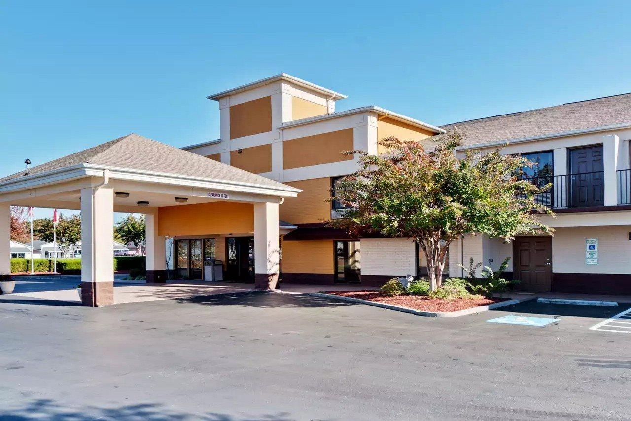 Quality Inn & Suites Matthews - Charlotte מראה חיצוני תמונה