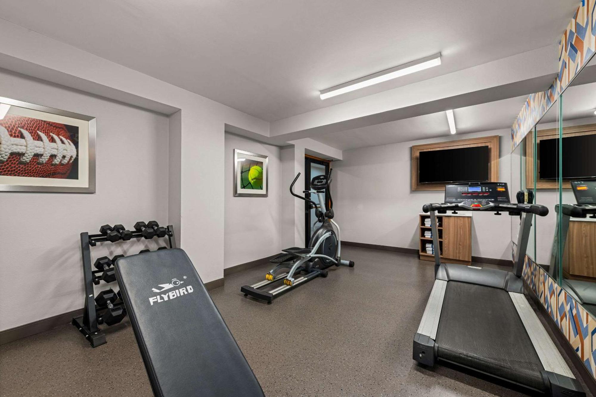 Quality Inn & Suites Matthews - Charlotte מראה חיצוני תמונה