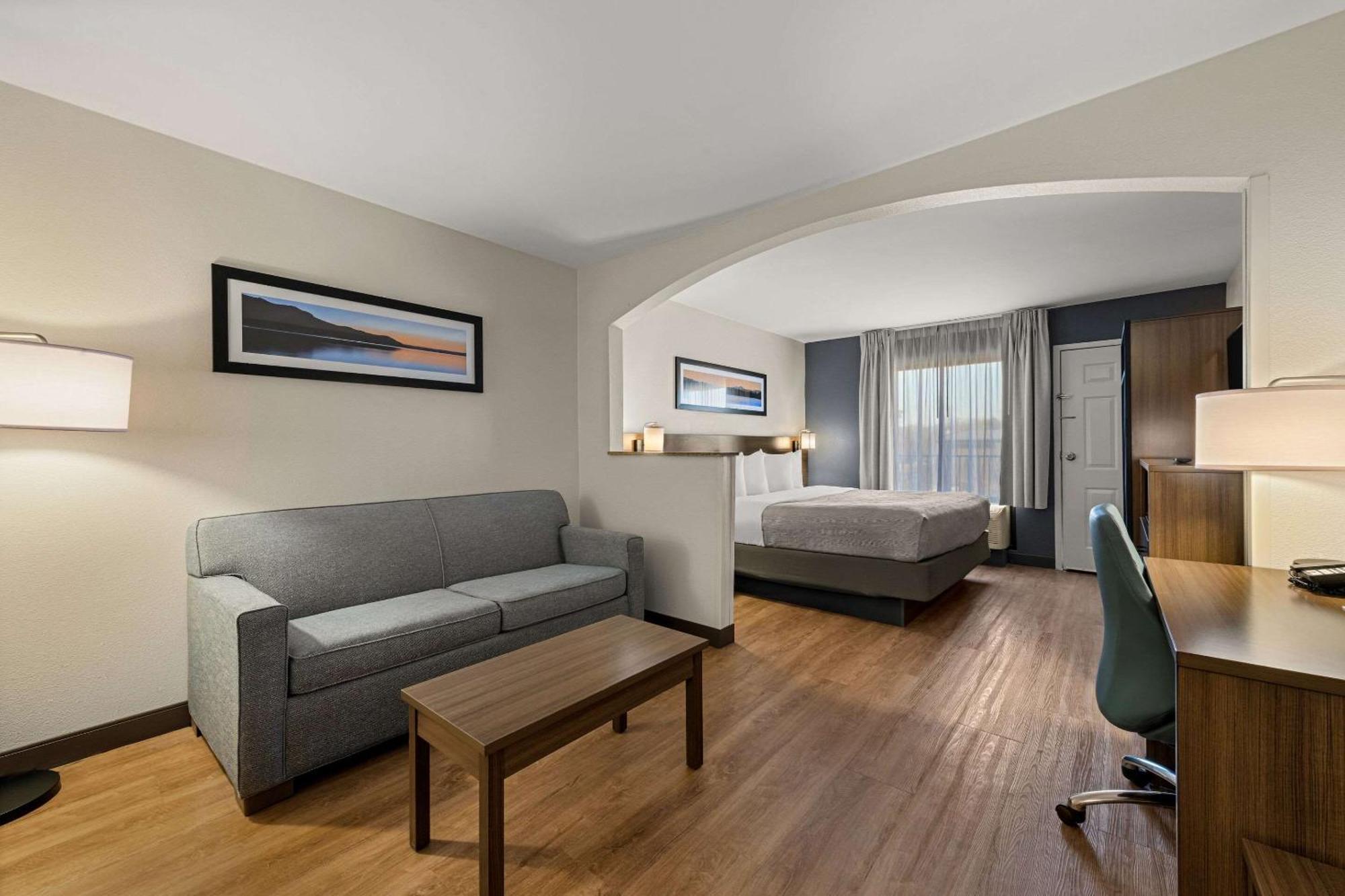Quality Inn & Suites Matthews - Charlotte מראה חיצוני תמונה