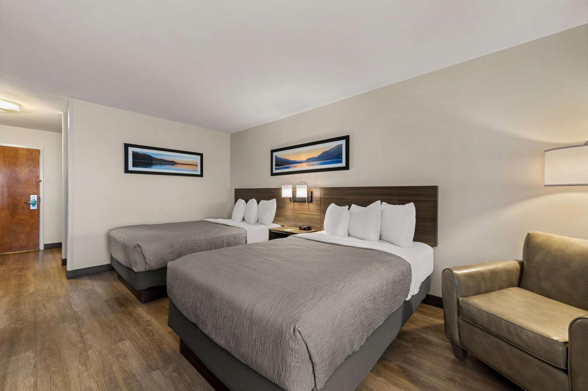 Quality Inn & Suites Matthews - Charlotte מראה חיצוני תמונה