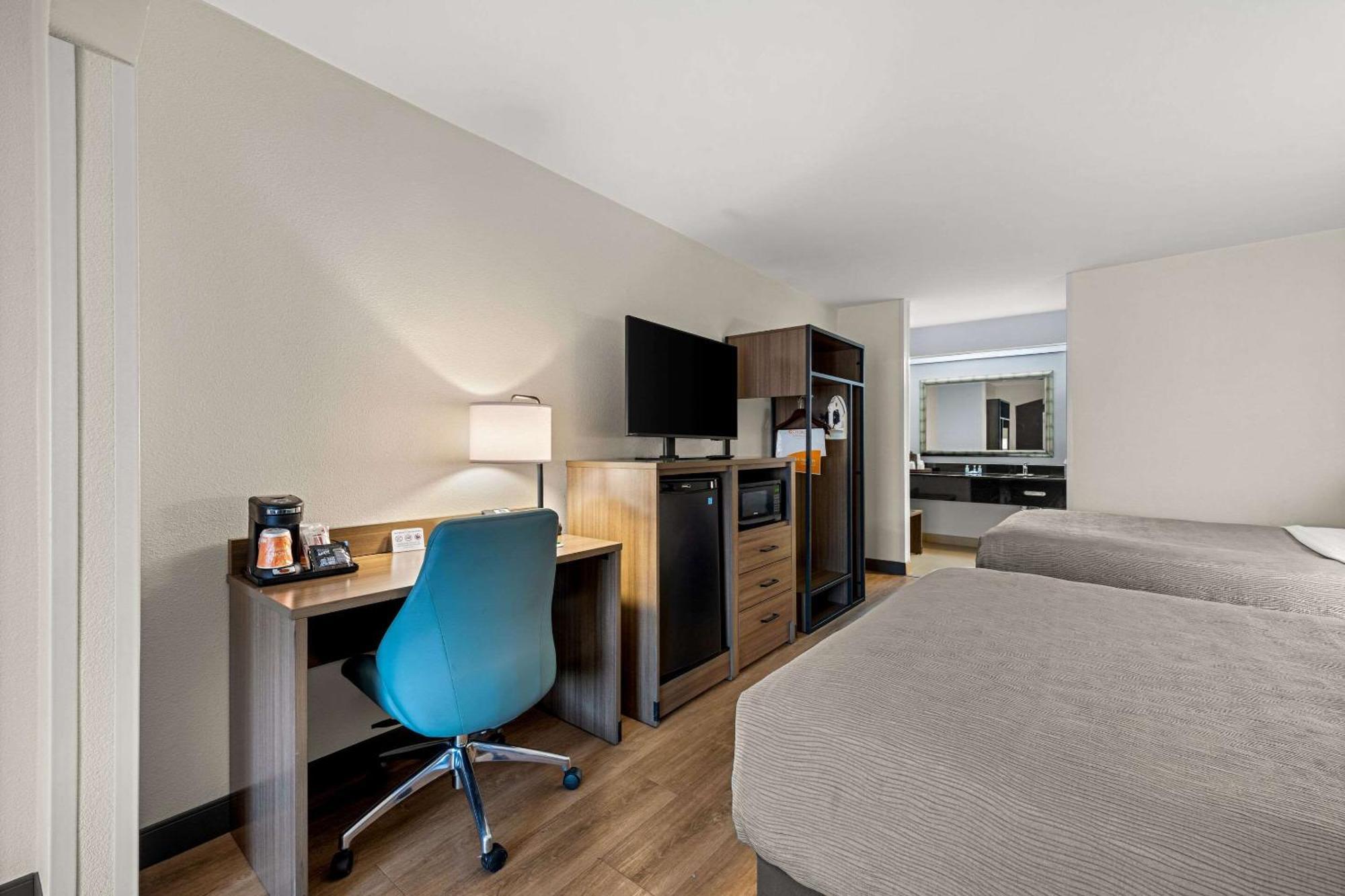 Quality Inn & Suites Matthews - Charlotte מראה חיצוני תמונה
